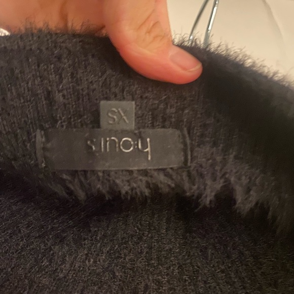 Revolve H:OURS Bree Sweater Open Back Fuzzy Knit Fabric in Black Size Small - Picture 6 of 7